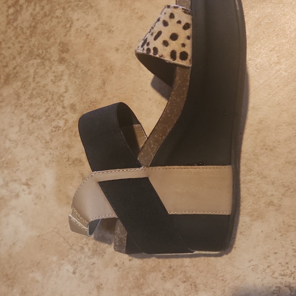 Shoes - Picture 2 of 6